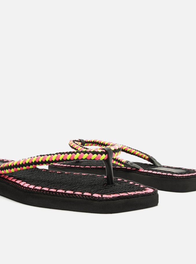 Chinelo de Dedo Preto Square Crochê Brizza