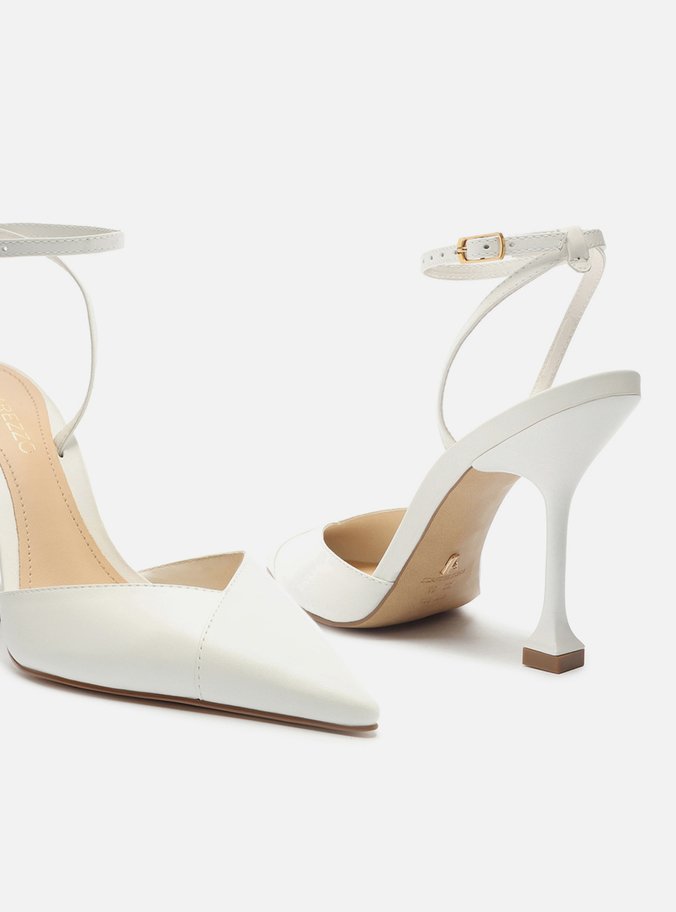 Scarpin Branco Couro Salto Fino Taça