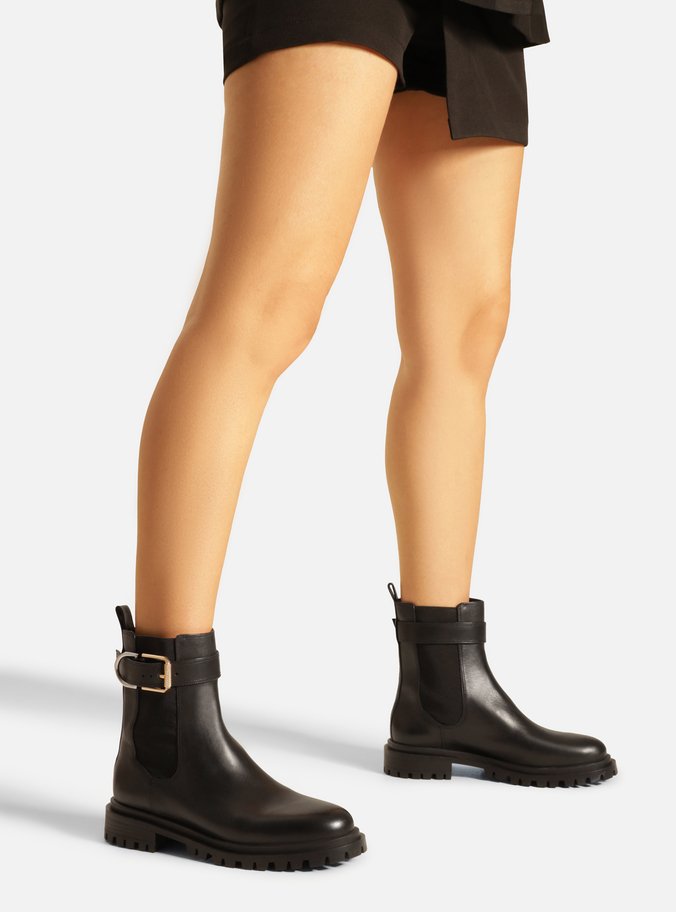 Bota Preta Couro Cano Curto Tratorada Fivela