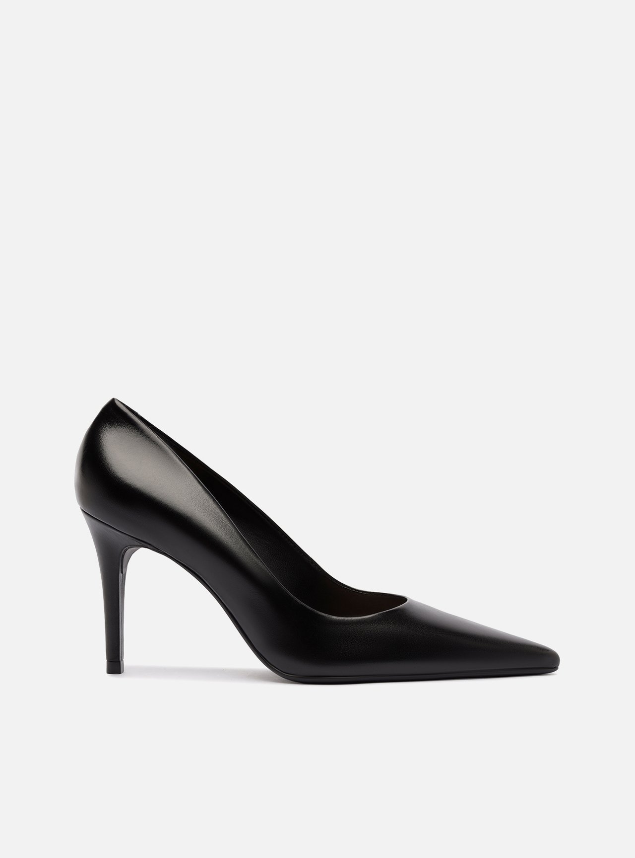 Scarpin Couro Preto — foto 1