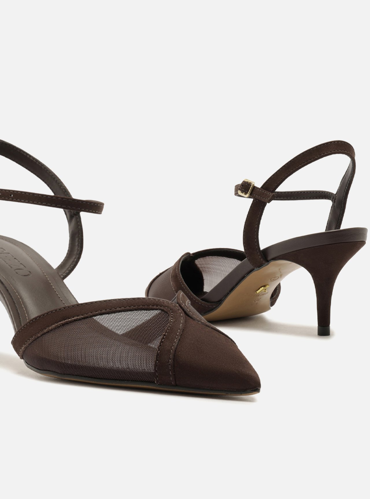Scarpin Marrom Slingback Salto Fino Fivela — foto 4