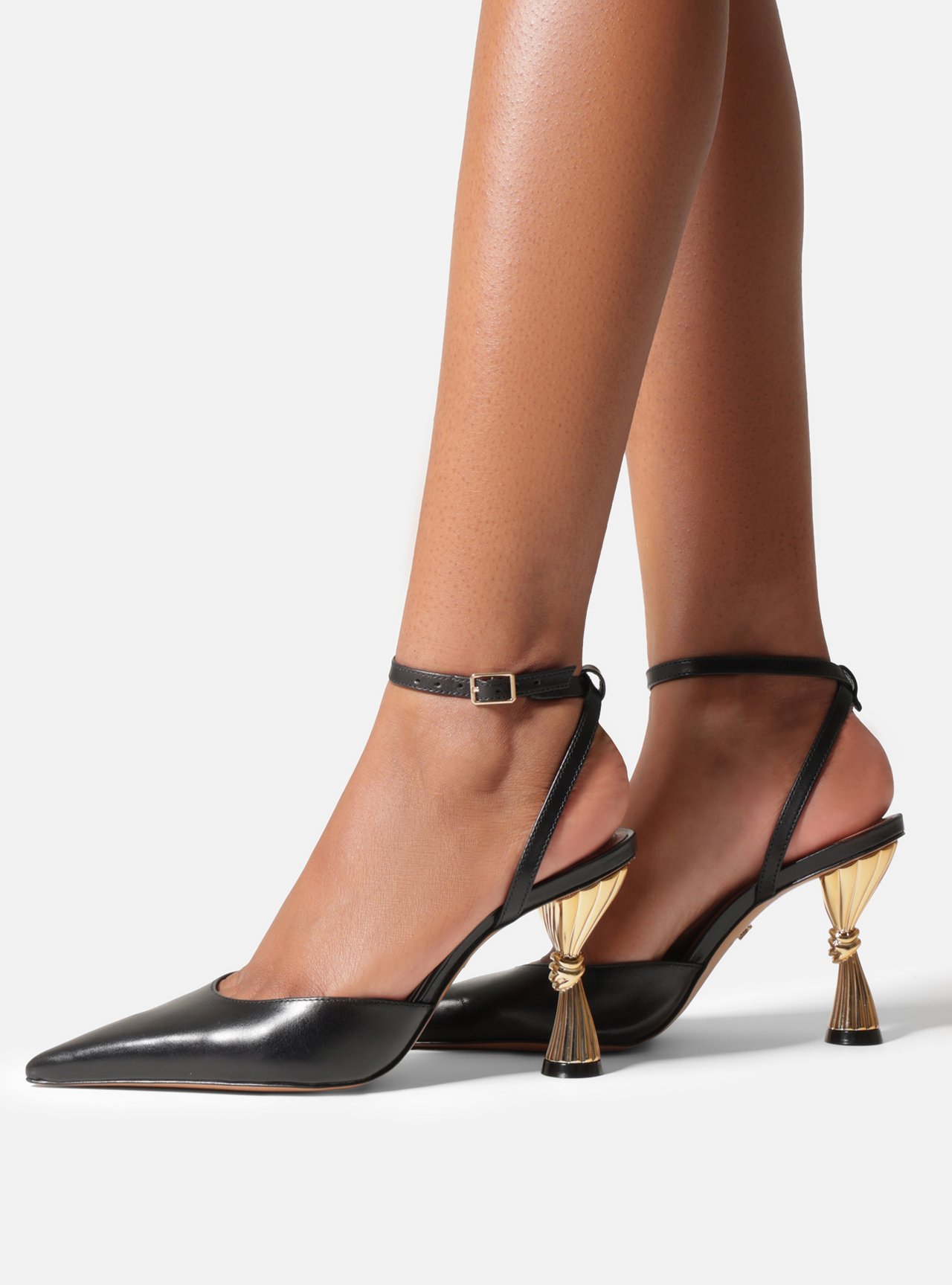 Scarpin Preto Couro Salto Geométrico Slingback — foto 6