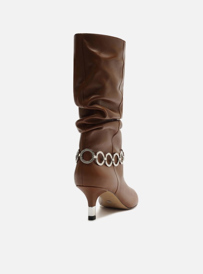 Bota Marrom Couro Salto Fino Slouchy Metais