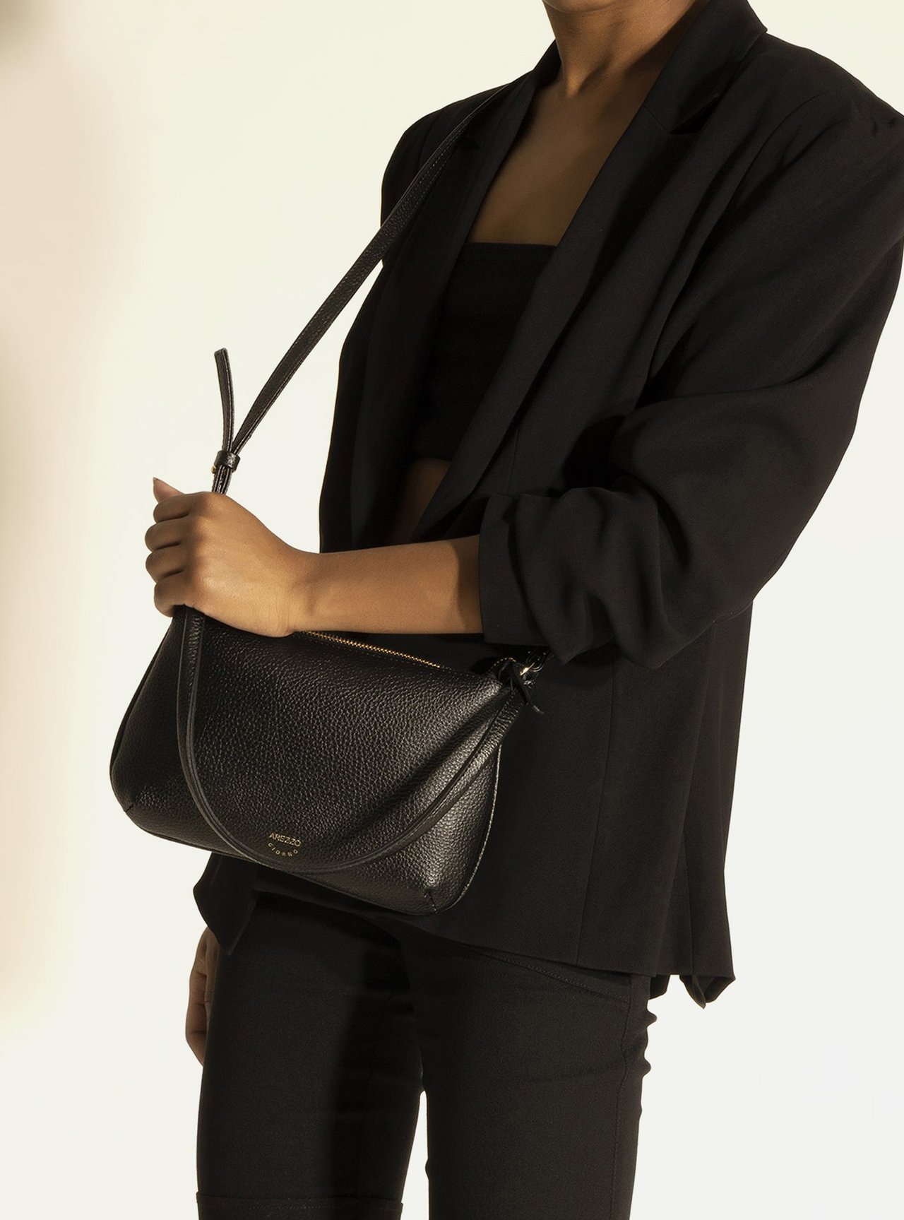 Bolsa Tiracolo Preta Pequena — foto 2