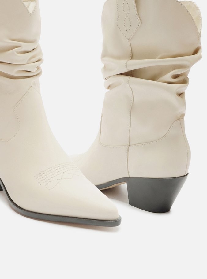 Bota Branca Couro Cano Curto Franzido Western