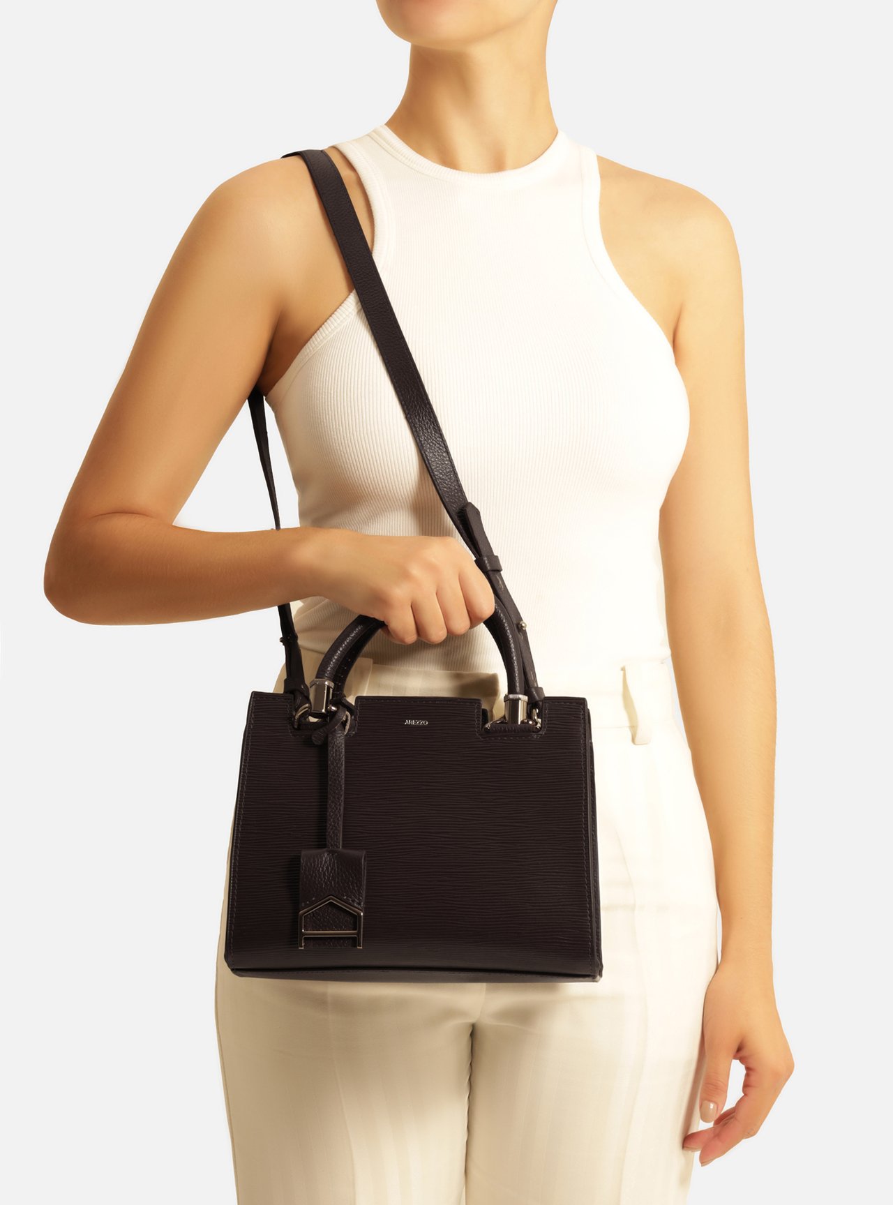 Bolsa Tote Marrom Couro Abraccio Média — foto 6