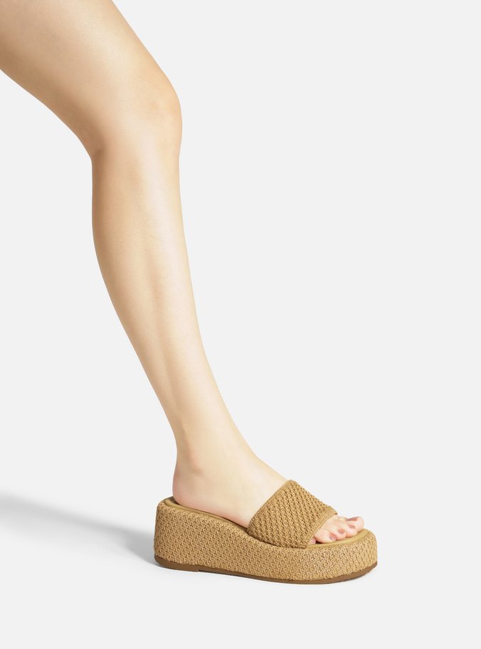 Tamanco Bege Crochê Salto Médio Flatform Tira