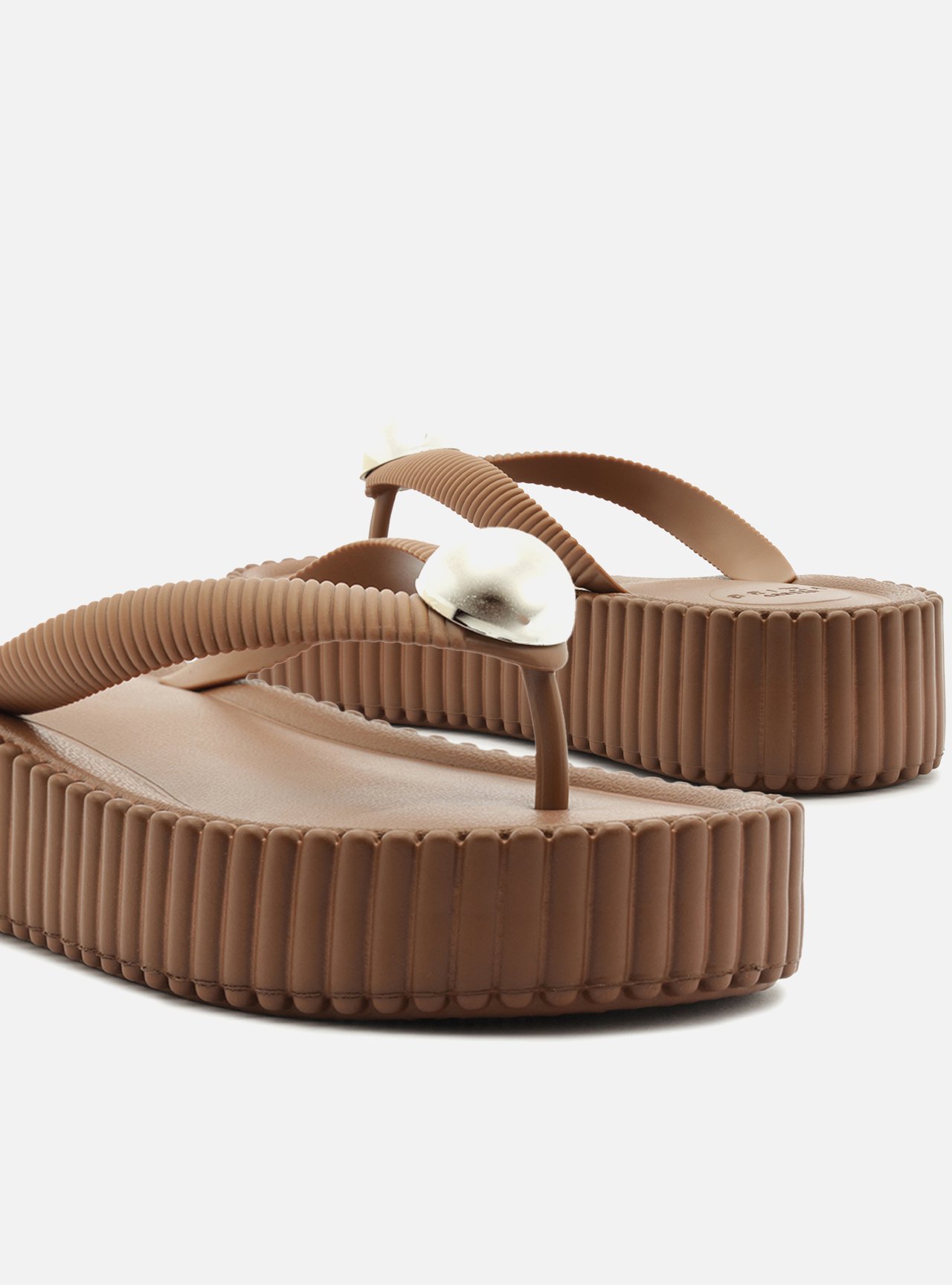 Sandália Papete Marrom Salto Flatform Metais Brizza — foto 4