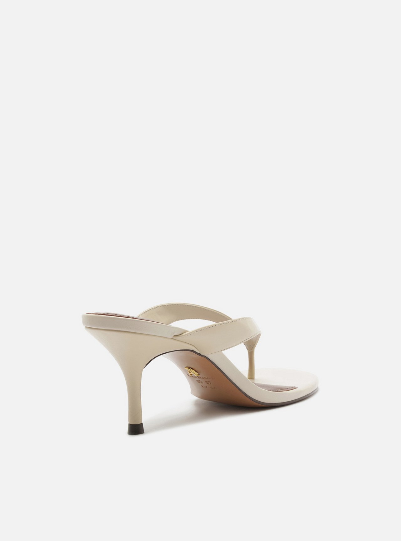 Tamanco Off White Couro Salto Fino Tira Dedo — foto 3