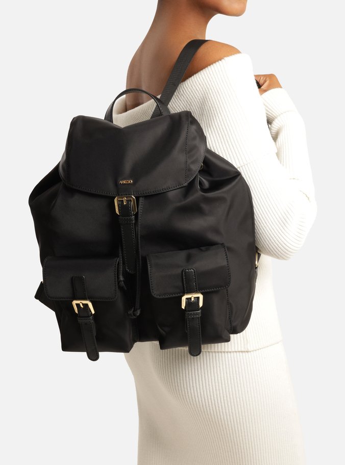 Mochila Preta Nylon Média Bolsos