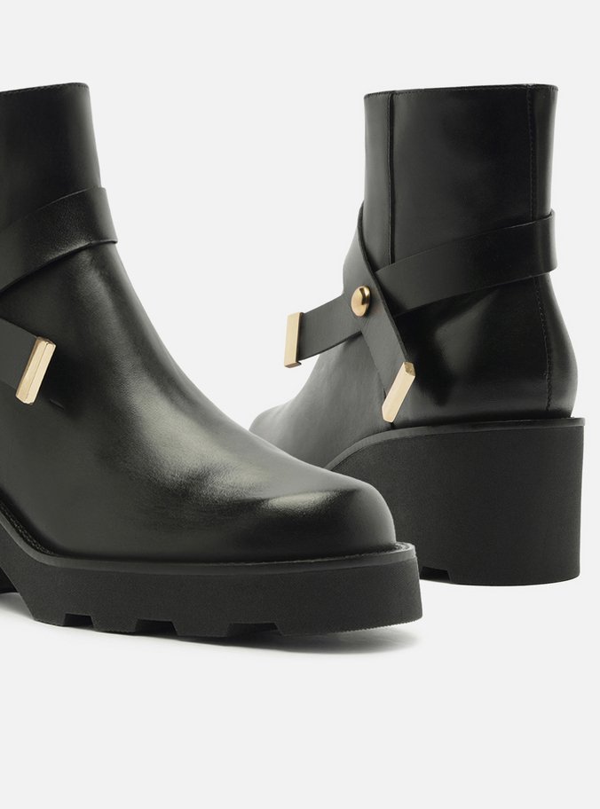 Bota Preta Couro Cano Curto Salto Alto Tira