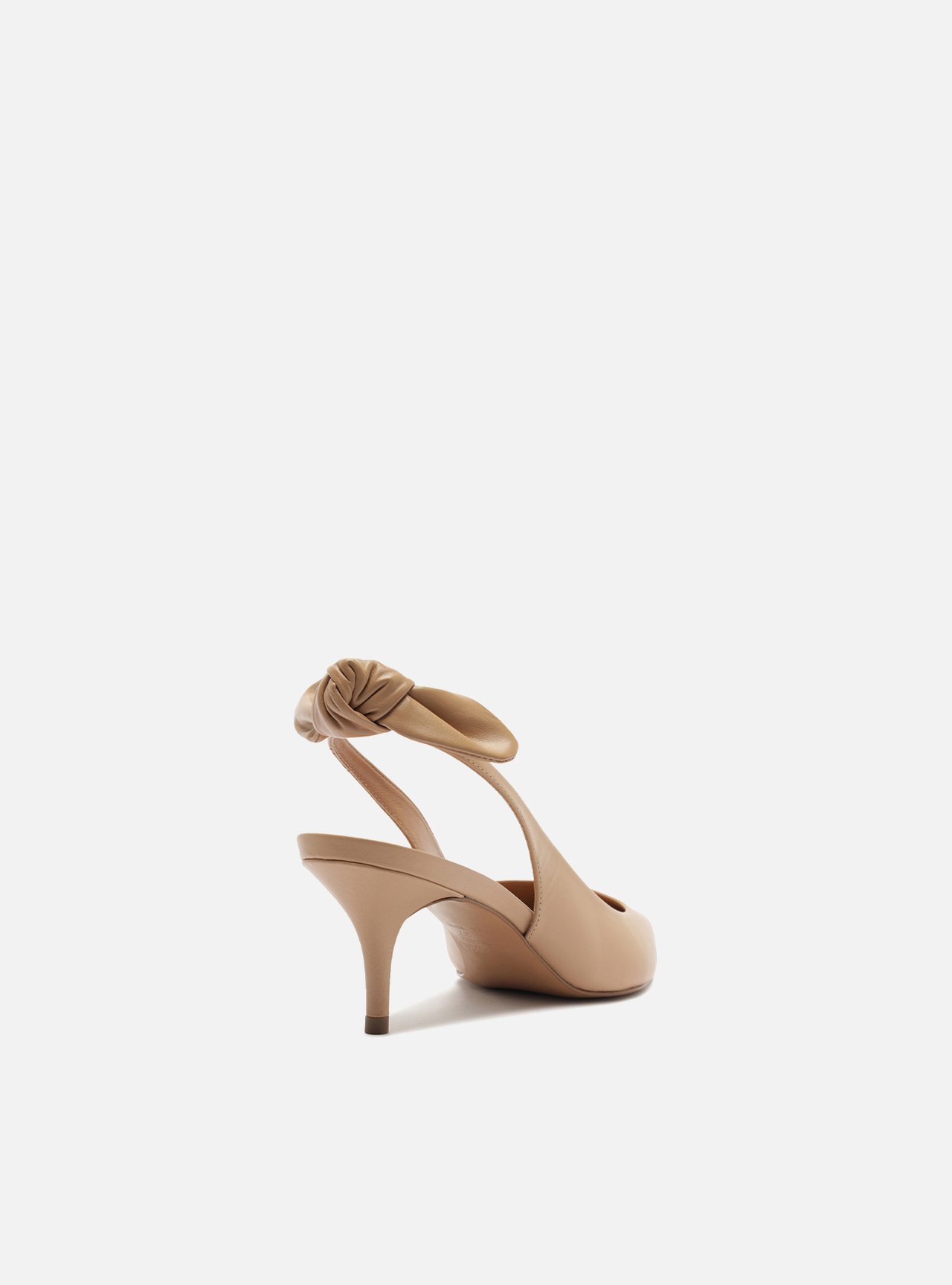Scarpin Nude Couro Slingback Salto Fino Laço — foto 3