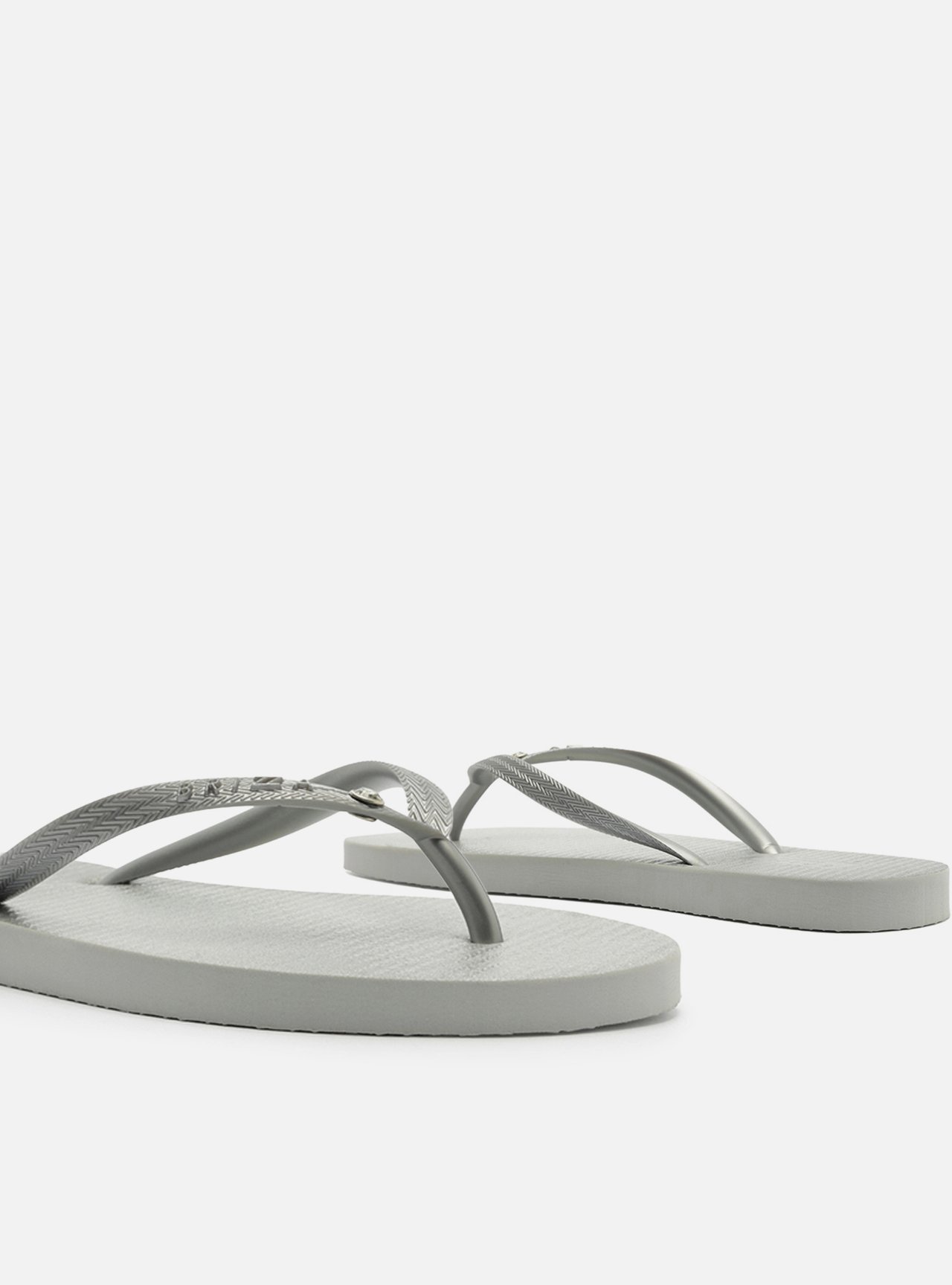 Chinelo de Dedo Prata Easy Pedraria — foto 4