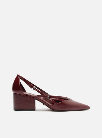 Scarpin Vermelho Couro Bloco Semi Aberto Fivelas