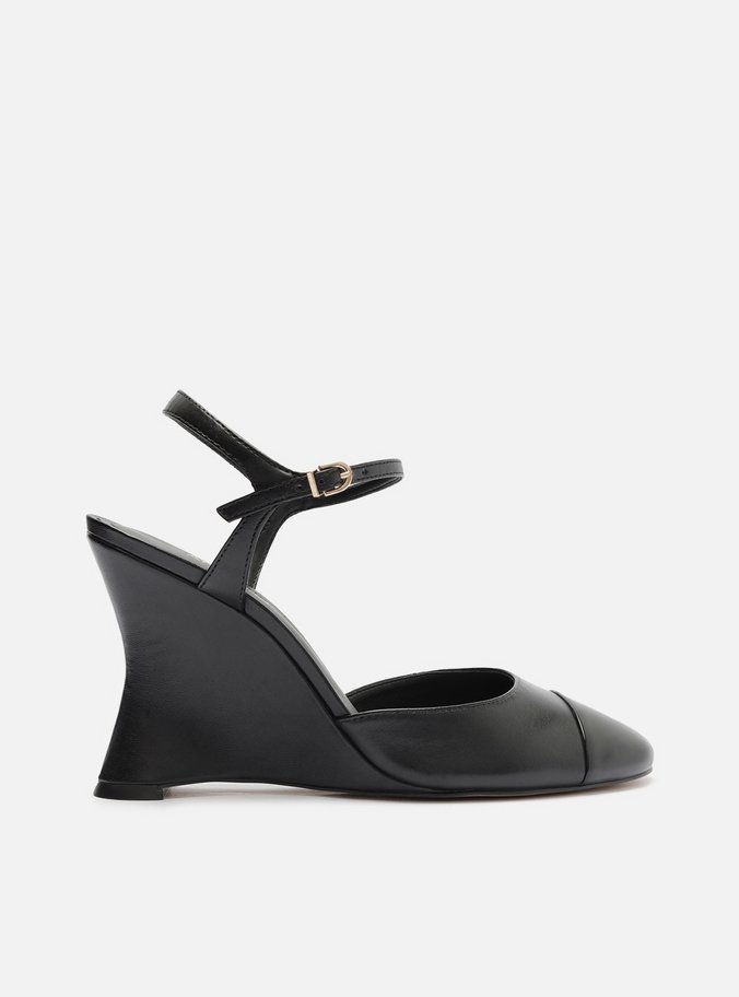 Scarpin Preto Couro Anabela Cap Toe