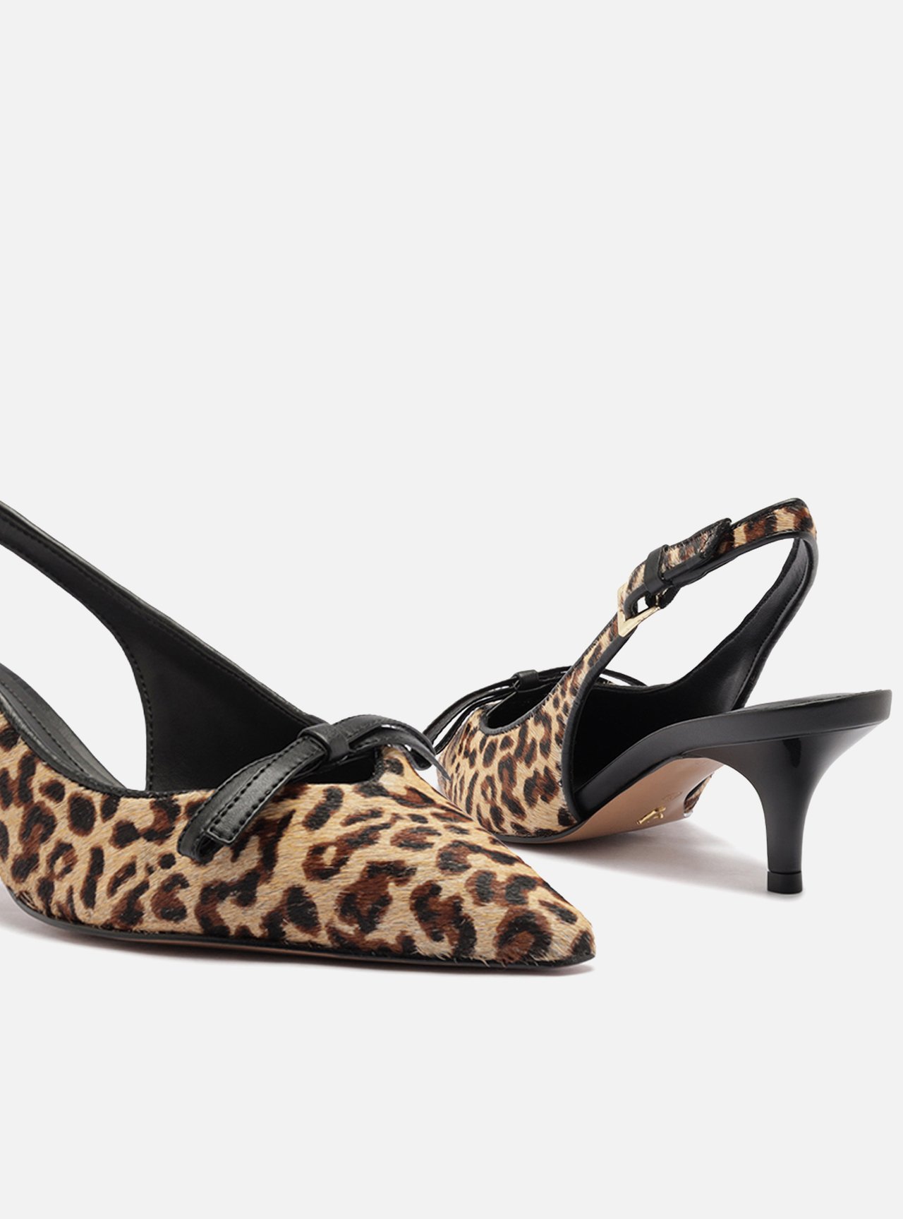 Scarpin Animal Print Pelo Salto Fino Slingback Laço — foto 4