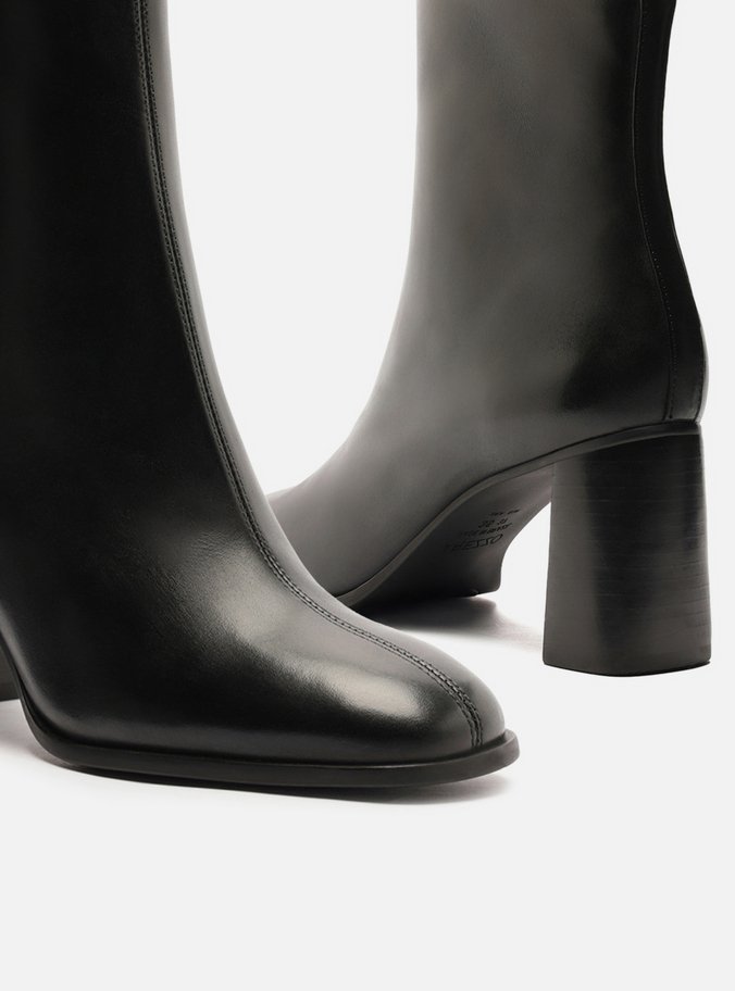Bota Preta Couro Cano Curto Salto Médio Zíper