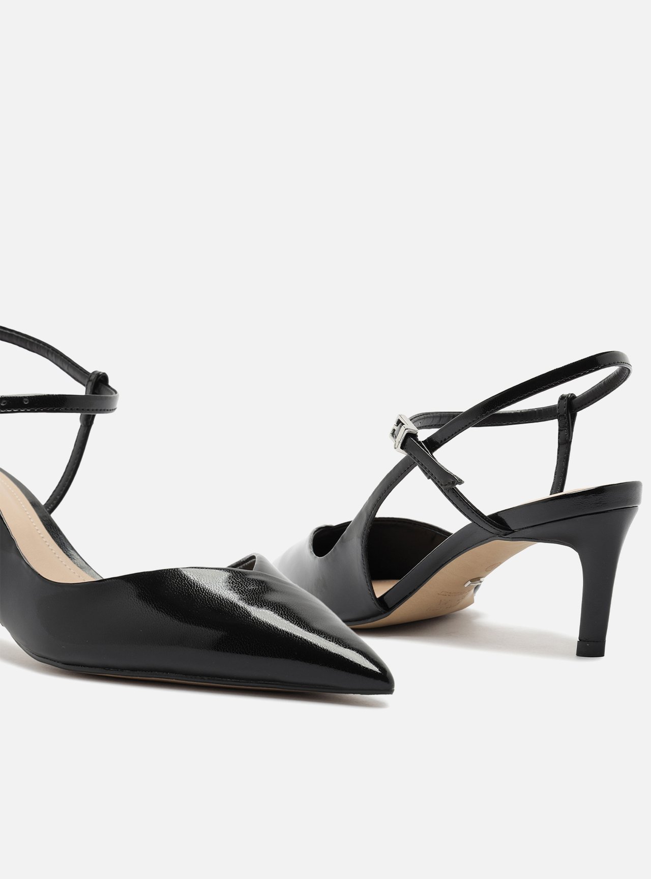 Scarpin Preto Salto Médio Slingback Cruzado — foto 5