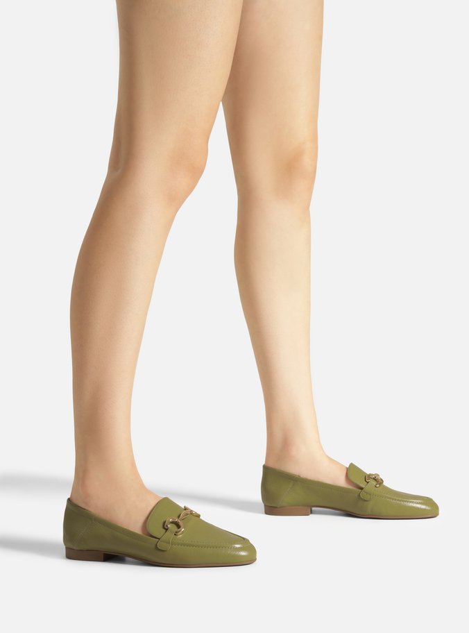 Mocassim Verde Couro Bridão Metálico Luma