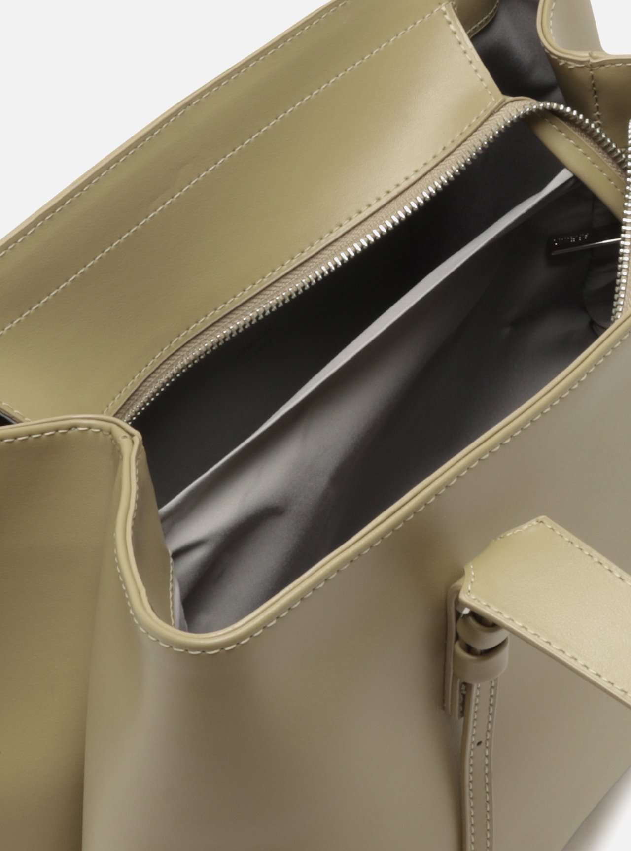 Bolsa Bege Couro Grande Metais — foto 4