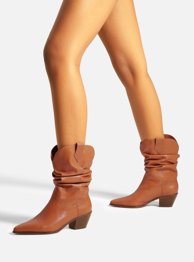 Bota Marrom Couro Cano Curto Franzido Western