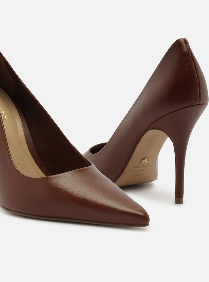 Scarpin Marrom Couro Salto Alto Bico Fino Gigi