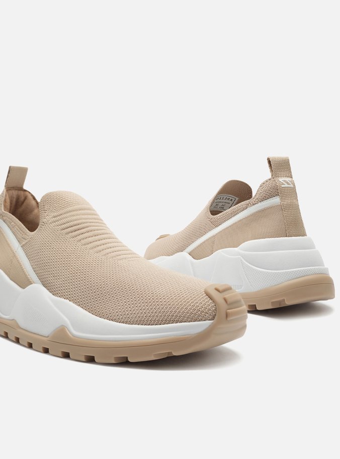Slip On Multineutro Fechado