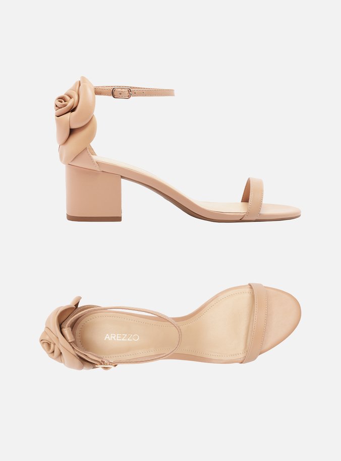 Sandália Nude Couro Salto Bloco Maxi Flor