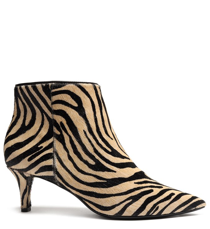 Bota Animal Print Pelo Cano Curto Salto Fino