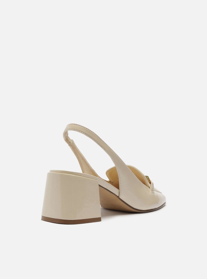Loafer Off-White Verniz Salto Bloco Metal Triângulo