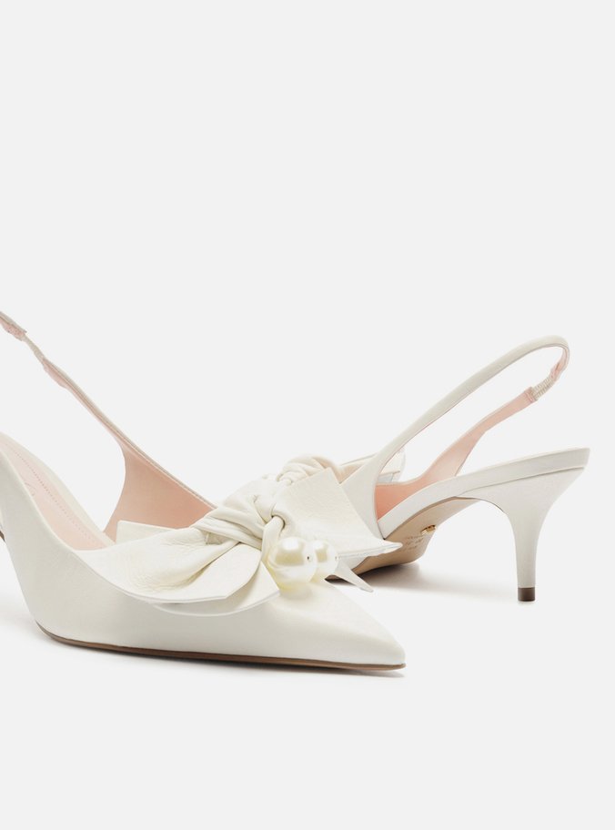 Scarpin Branco Couro Slingback Laço Pérolas