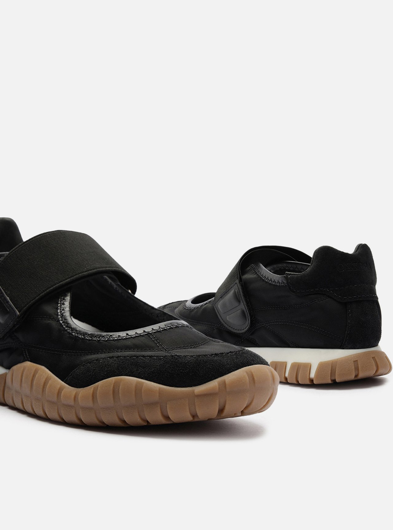Tênis Sapatilha Preto Suede Sola Emborrachada — foto 4