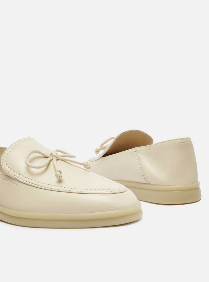 Mocassim Branco Couro Detalhe Laço