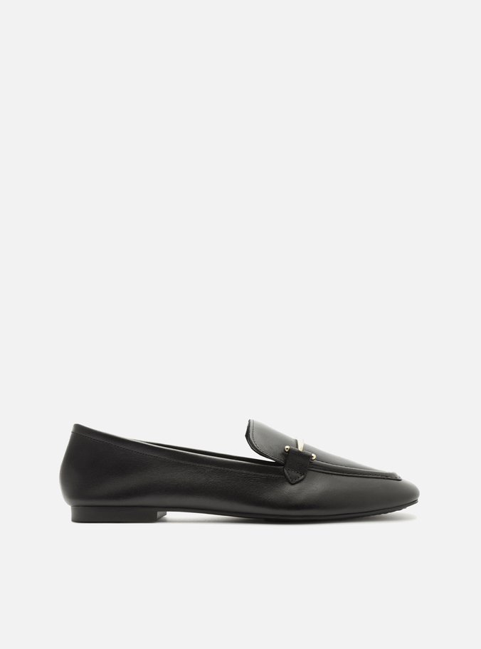 Mocassim Preto Couro Bridão Metálico Moderno