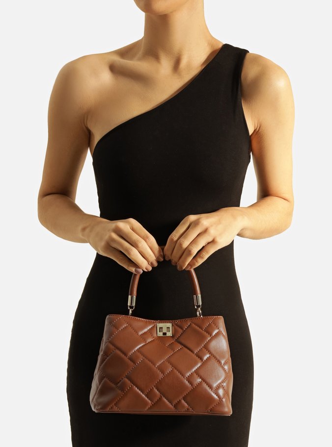 Bolsa Tote Marrom Pequena Matelassê Metais