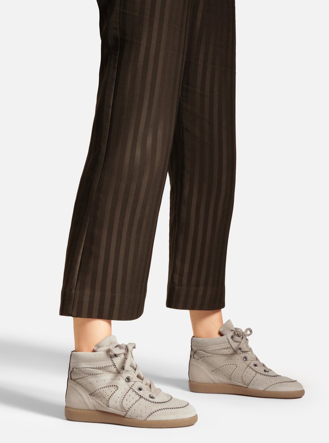 Tênis Sneaker Nude Camurça Cano Médio Amarração