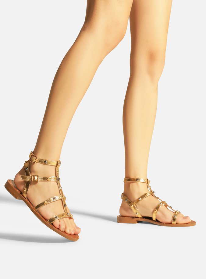 Sandália Rasteira Dourada Couro Gladiadora Studs