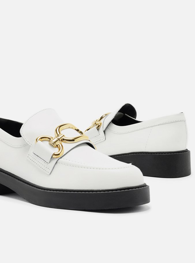 Mocassim Branco Couro Bridão Metálico Maxi