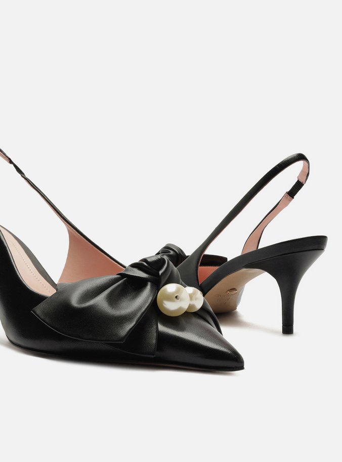Scarpin Preto Couro Slingback Laço Pérolas
