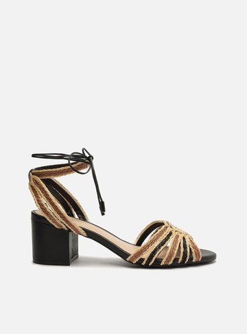 Sandália Preta Salto Médio Bloco Bordada