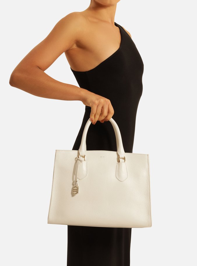 Bolsa Tote Branca Couro Grande Bag Charm Metal