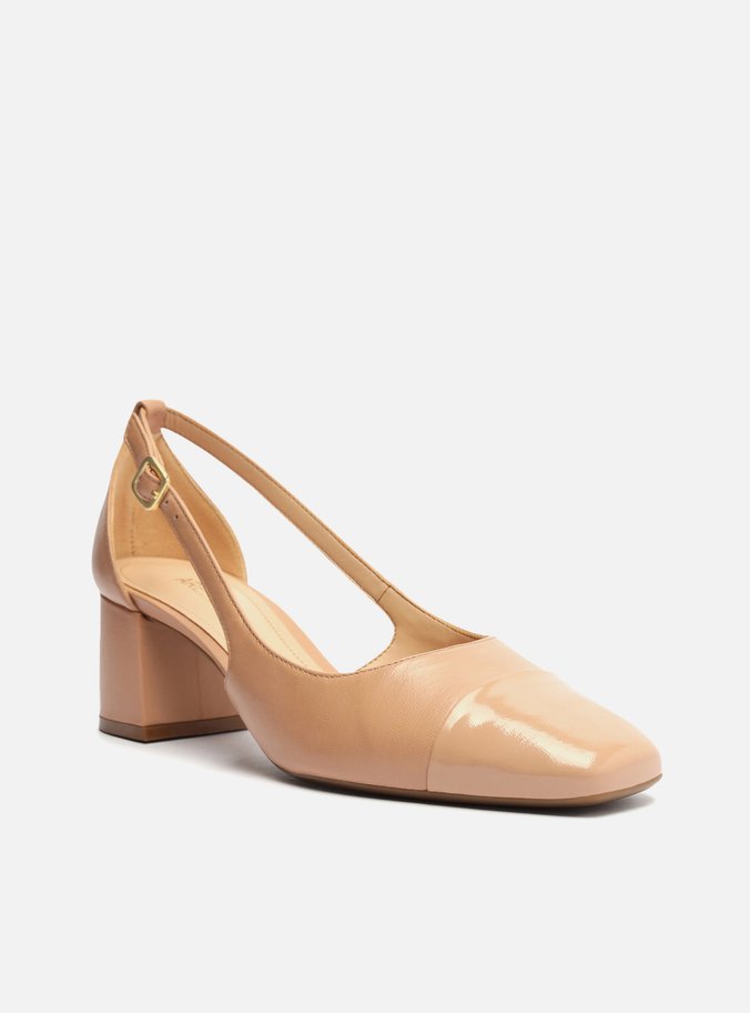 Scarpin Nude Couro Aberto Cap Toe Verniz