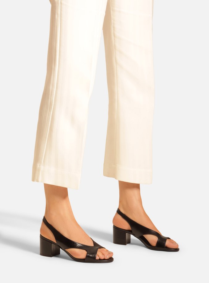 Sandália Preta Couro Bloco Tira Larga Slingback
