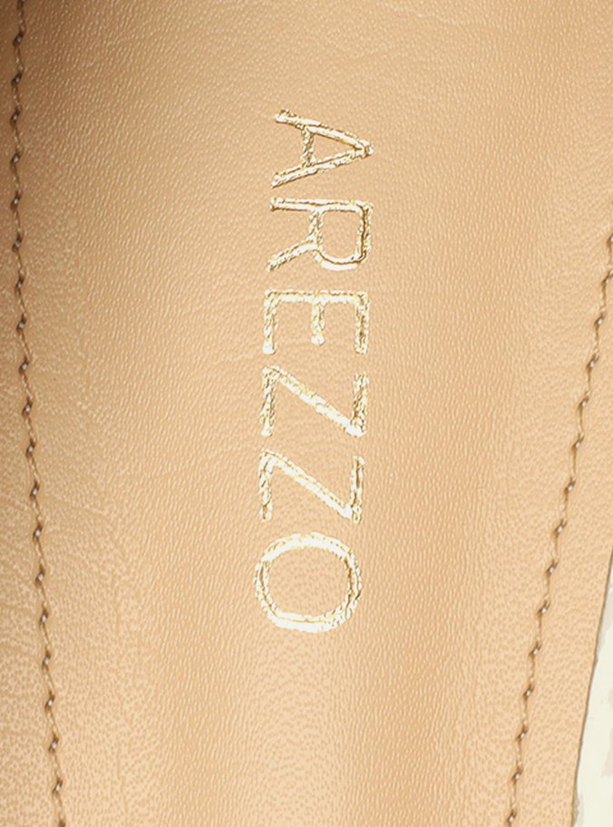 Mocassim Branco Verniz Bico Redondo Bridão Luma Luma
