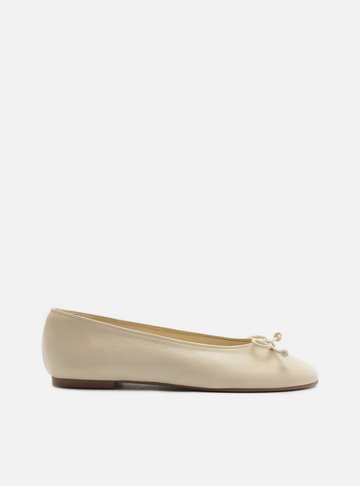 Arezzo — Sapatilha Off White Couro Bico Redondo Laço Básica