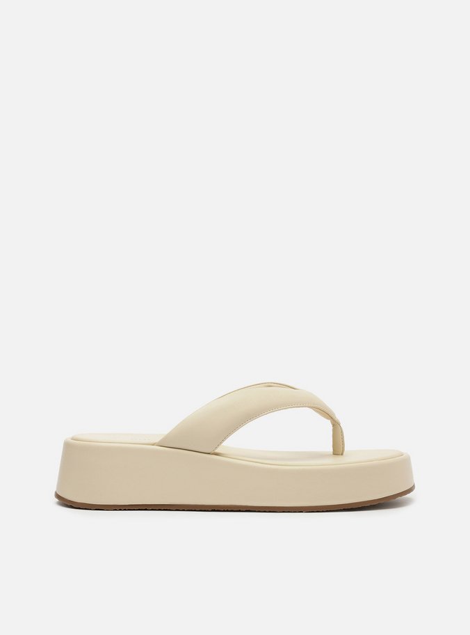 Sandália Off-White Tiras Salto Médio