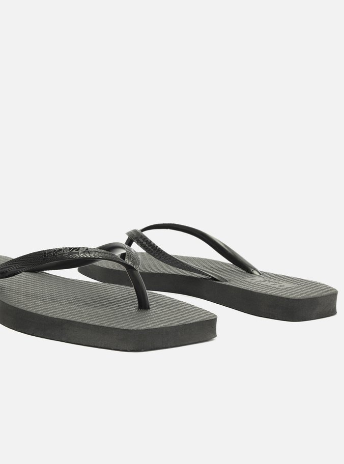 Chinelo de Dedo Preto