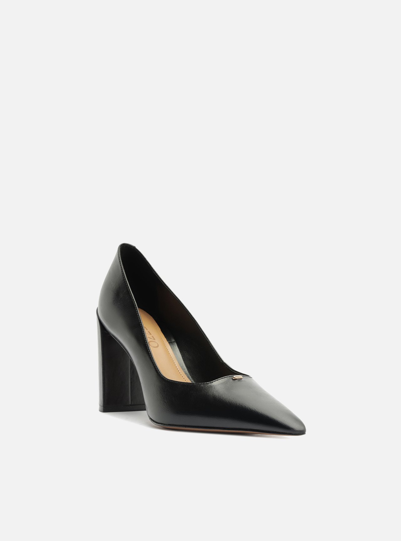 Scarpin Preto Couro Salto Bloco Metais — foto 2