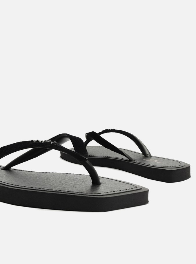 Chinelo de Dedo Preto Square Veludo Monocolor