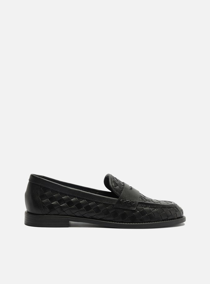 Mocassim Preto Couro Salto Rasteiro Tressê
